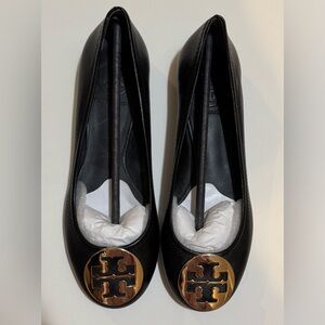 Tory Burch Reva Ballet Flat Black Leather with Gold Emblem 6.5, never worn.